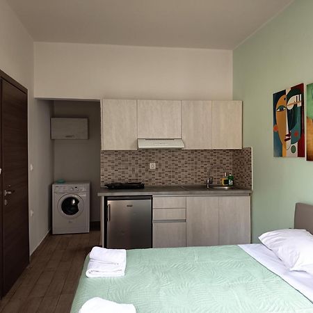 Lilian'S Seaview-Party Street-Youth Studios Rhodes City 외부 사진