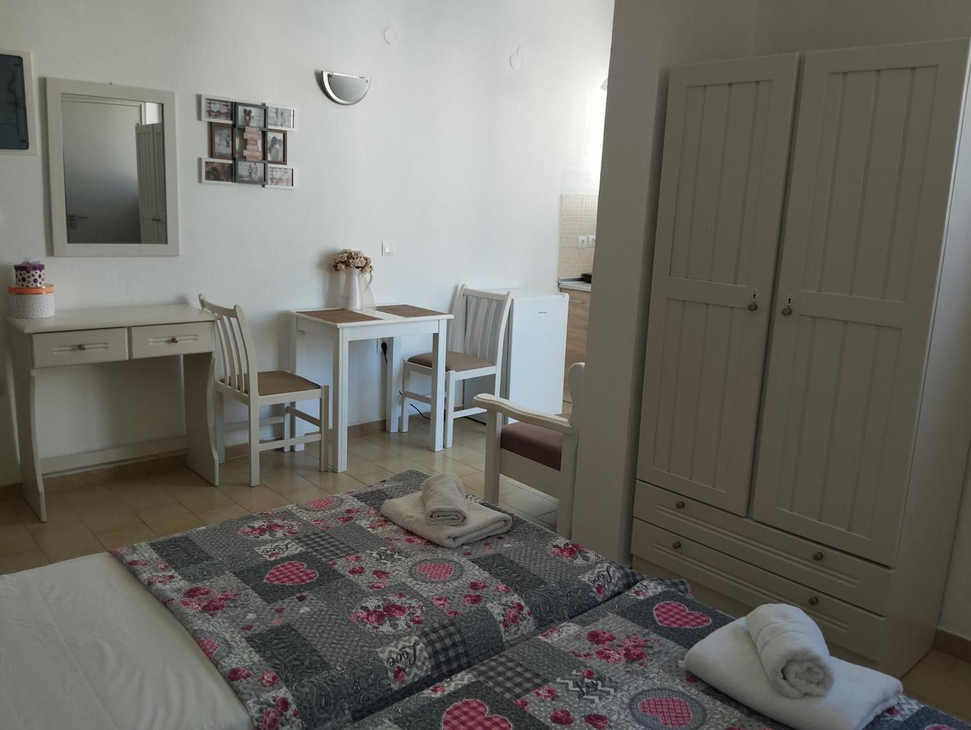 Lilian'S Seaview-Party Street-Youth Studios Rhodes City 외부 사진